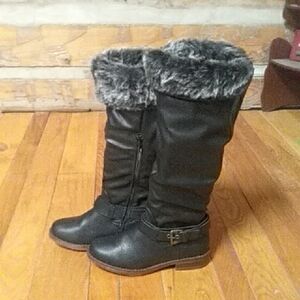 XOXO Black Faux Fur Winter Boots